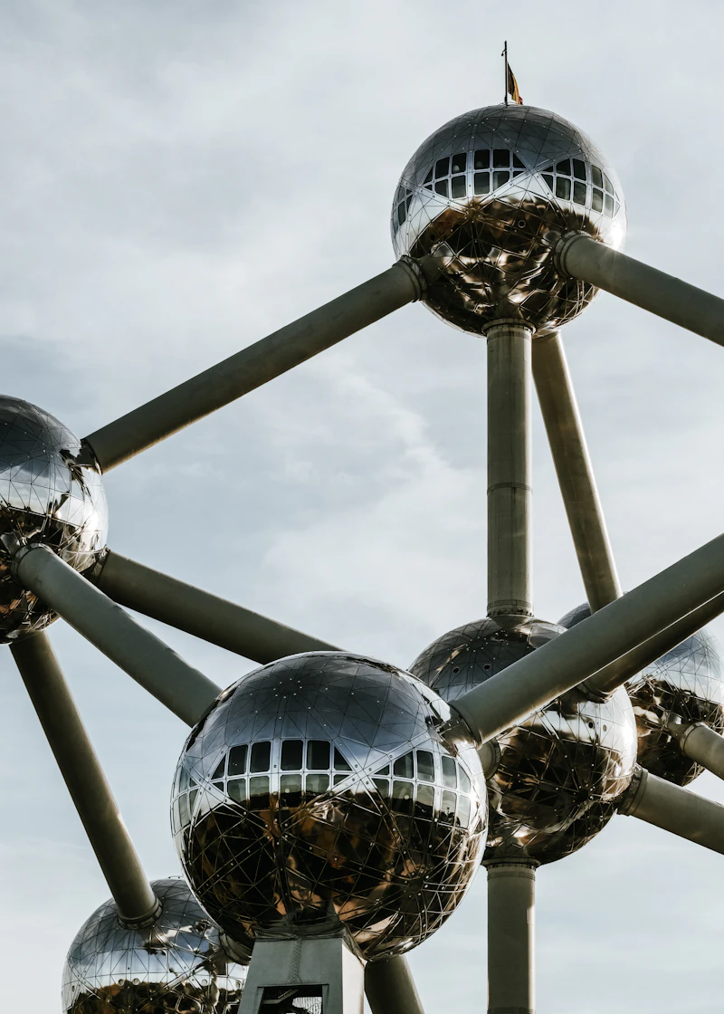 Atomium Guide