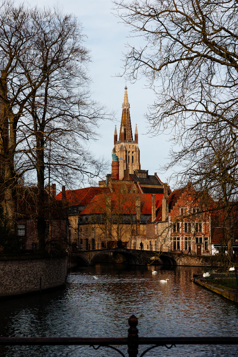 Canal Boat Tour Guide