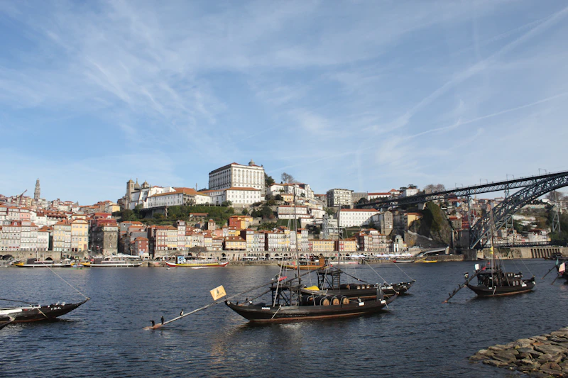 Six Bridges Cruise Guide